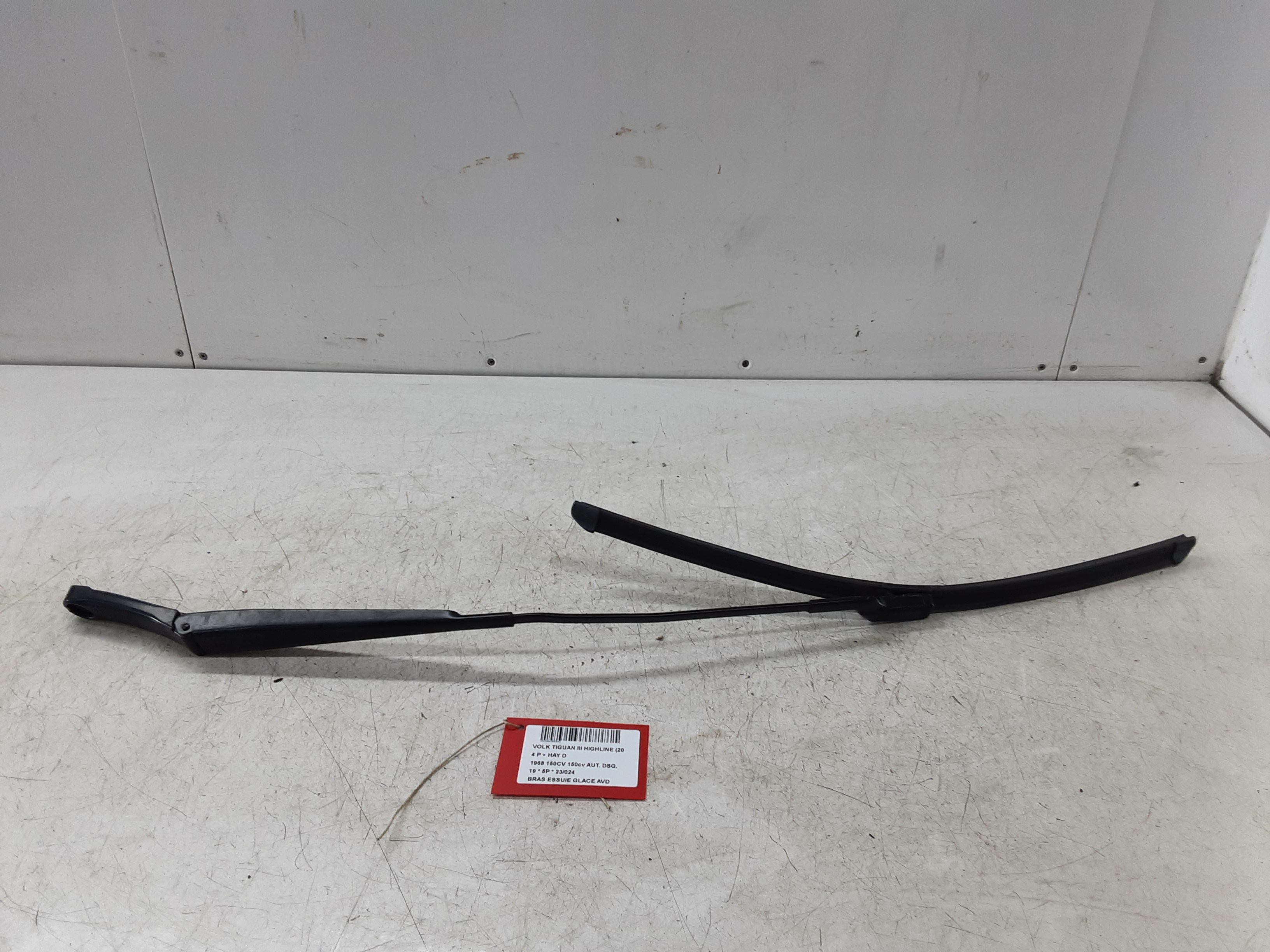 RUITENWISSERARM RECHTS VOOR Vw TIGUAN (3) 02/16- 10/20