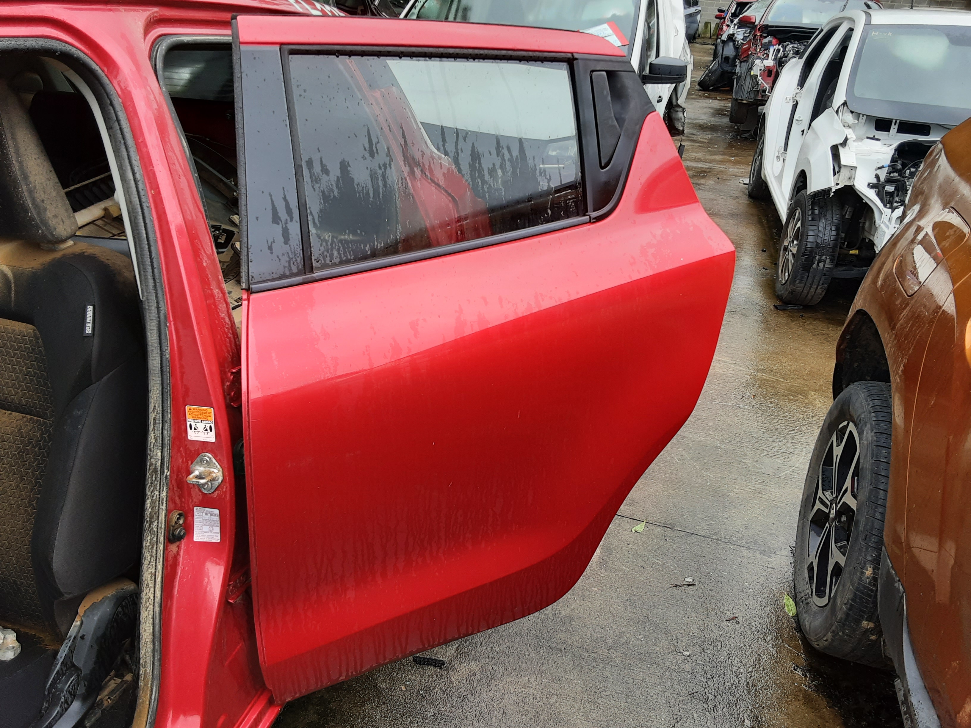 PORTE ARRIERE GAUCHE Suzuki SWIFT 4/17+