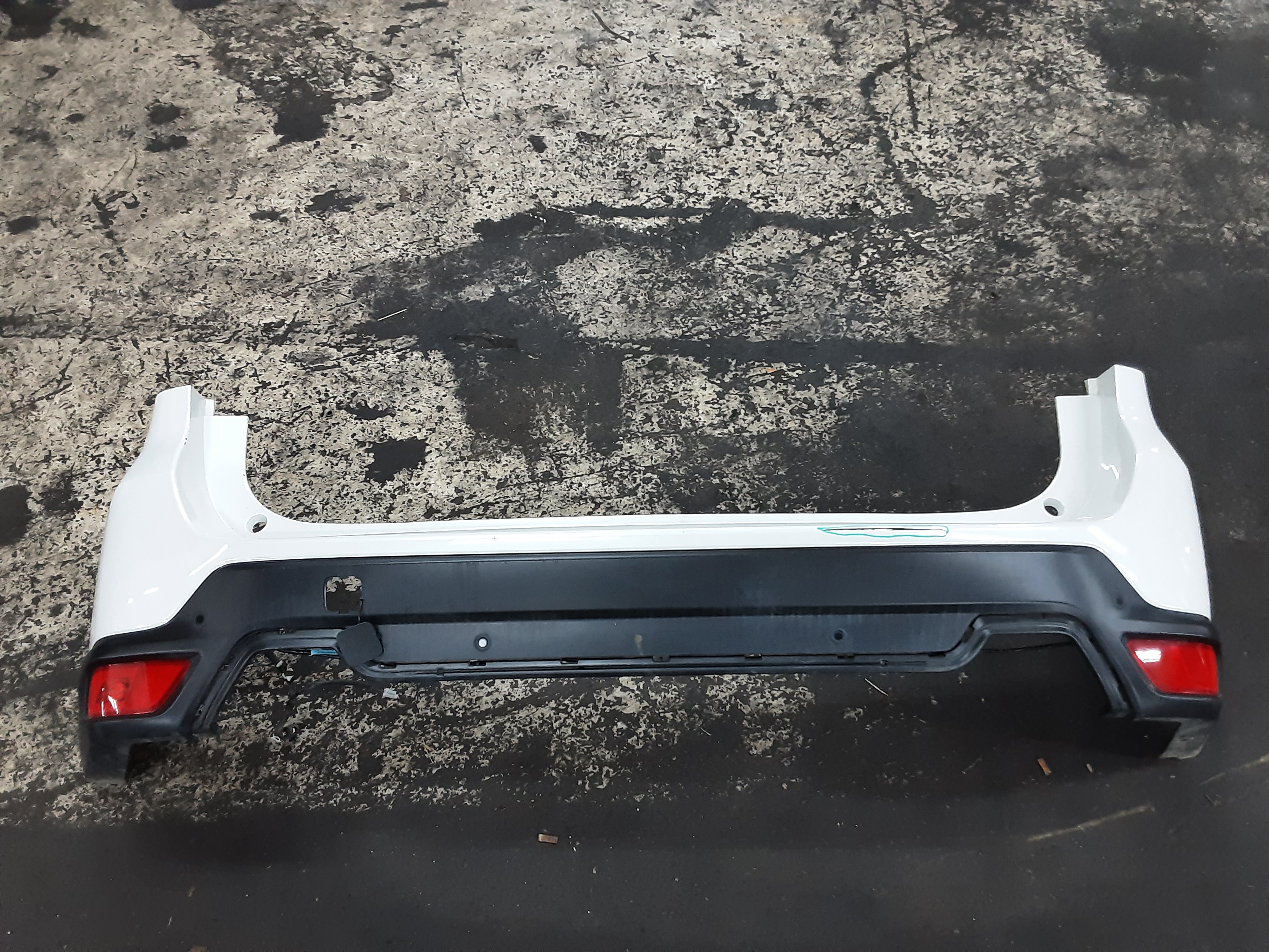 PARE-CHOCS ARRIERE Subaru FORESTER (5) 1/19+