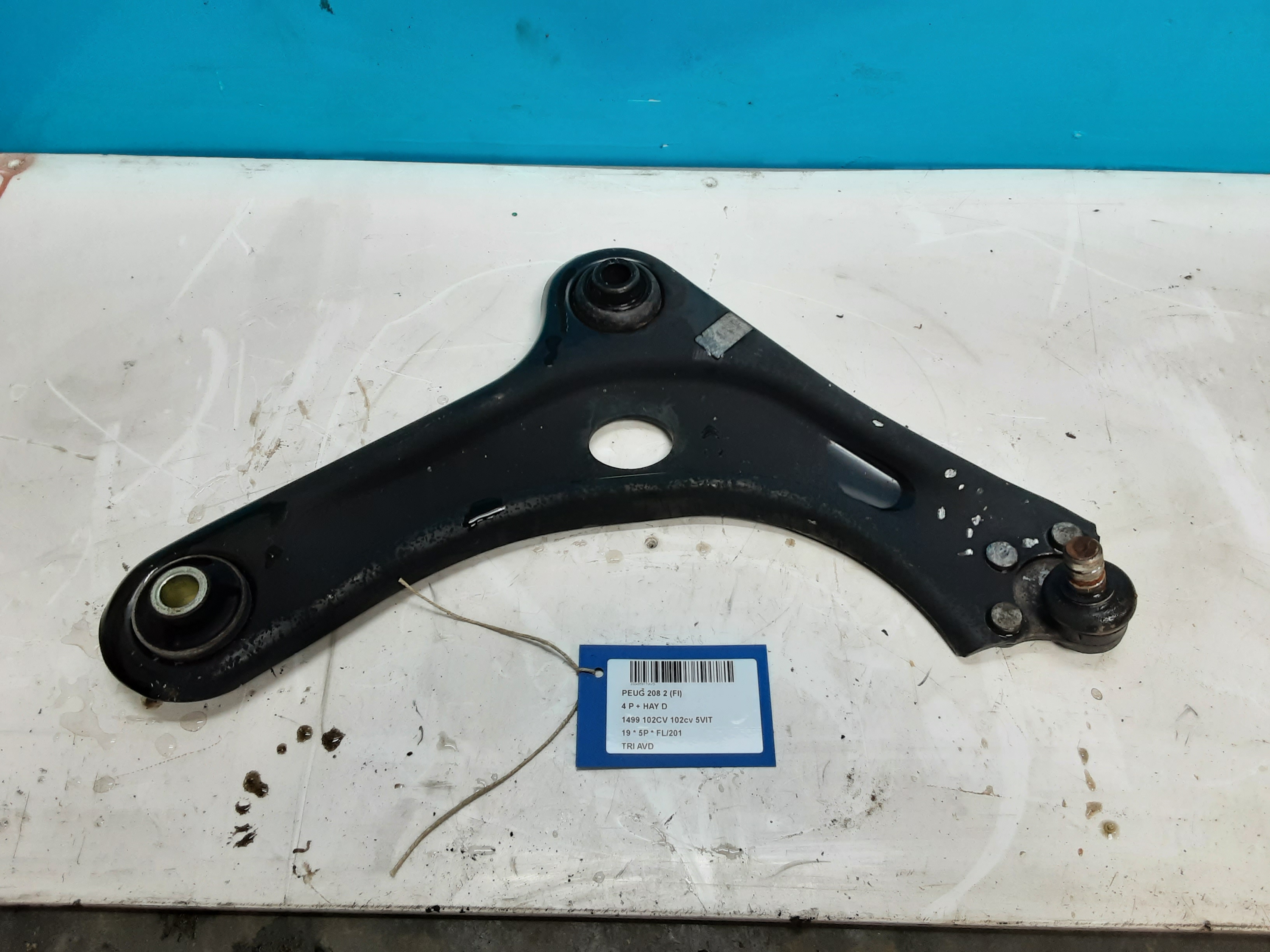 TRIANGLE AVANT DROIT Peugeot 208 8/15 - 20