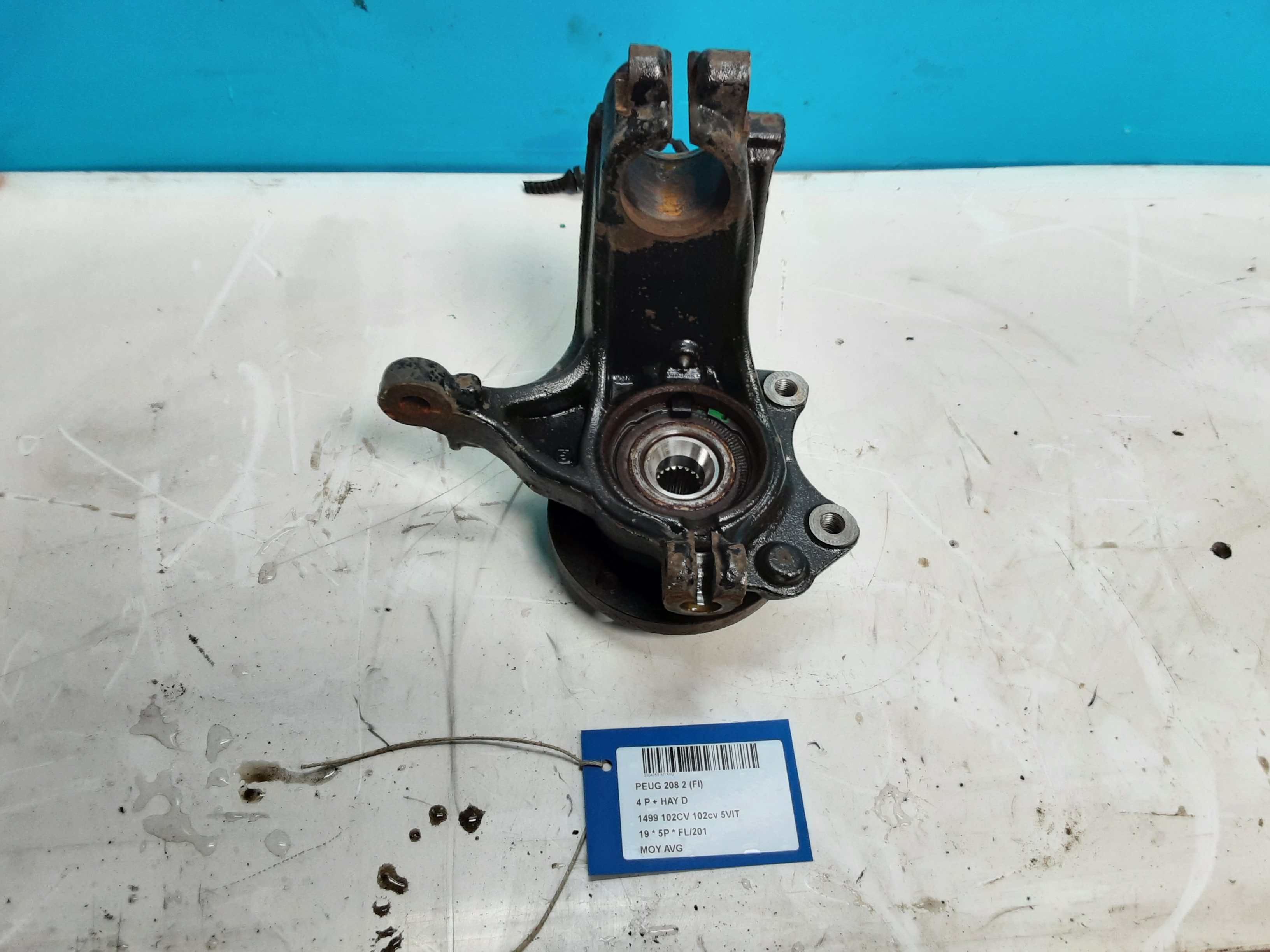 WIELNAAF VOOR LINKS Peugeot 208 8/15 - 20