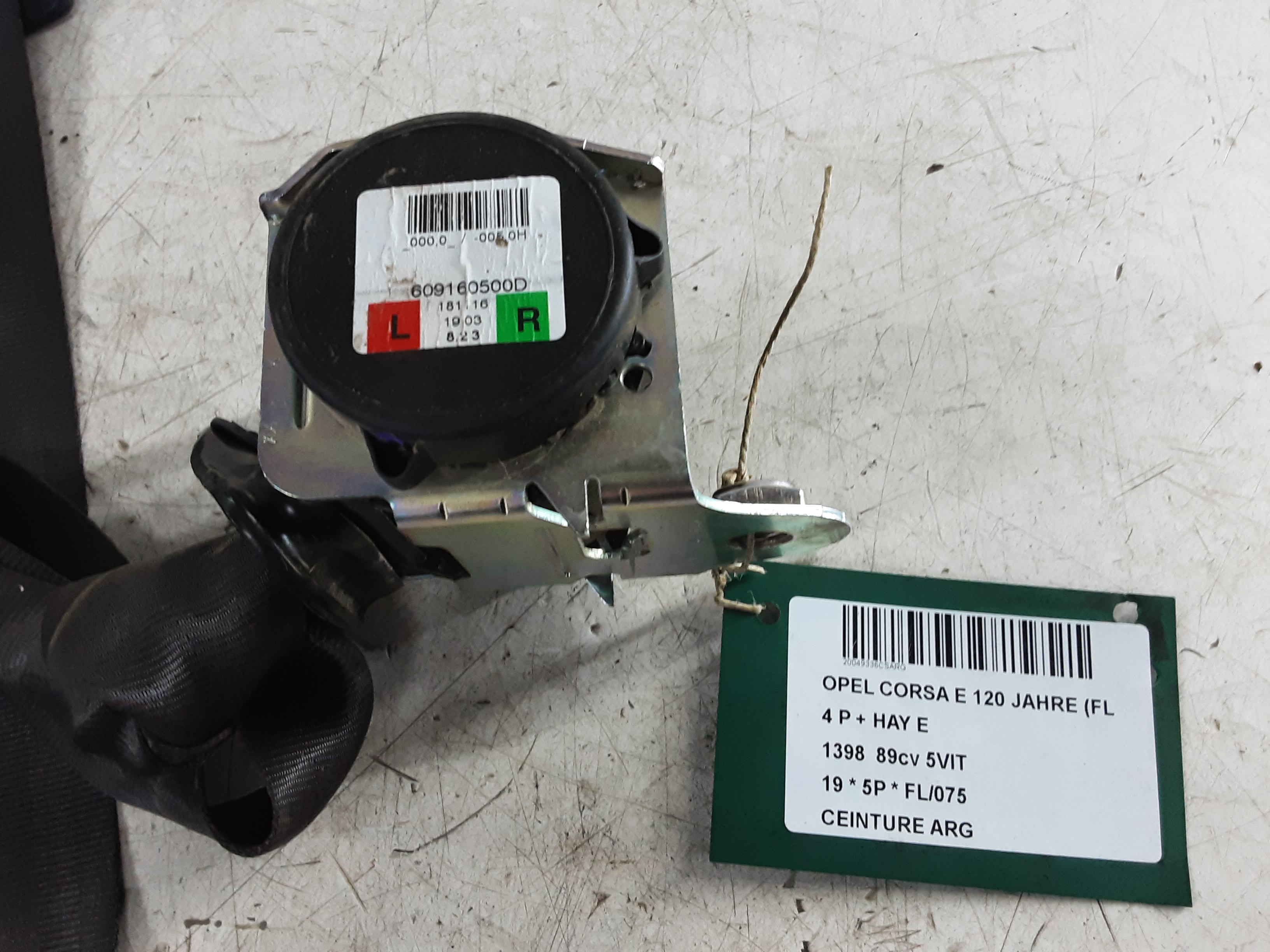CEINTURE ARRIERE GAUCHE Opel CORSA E 10/14-  19