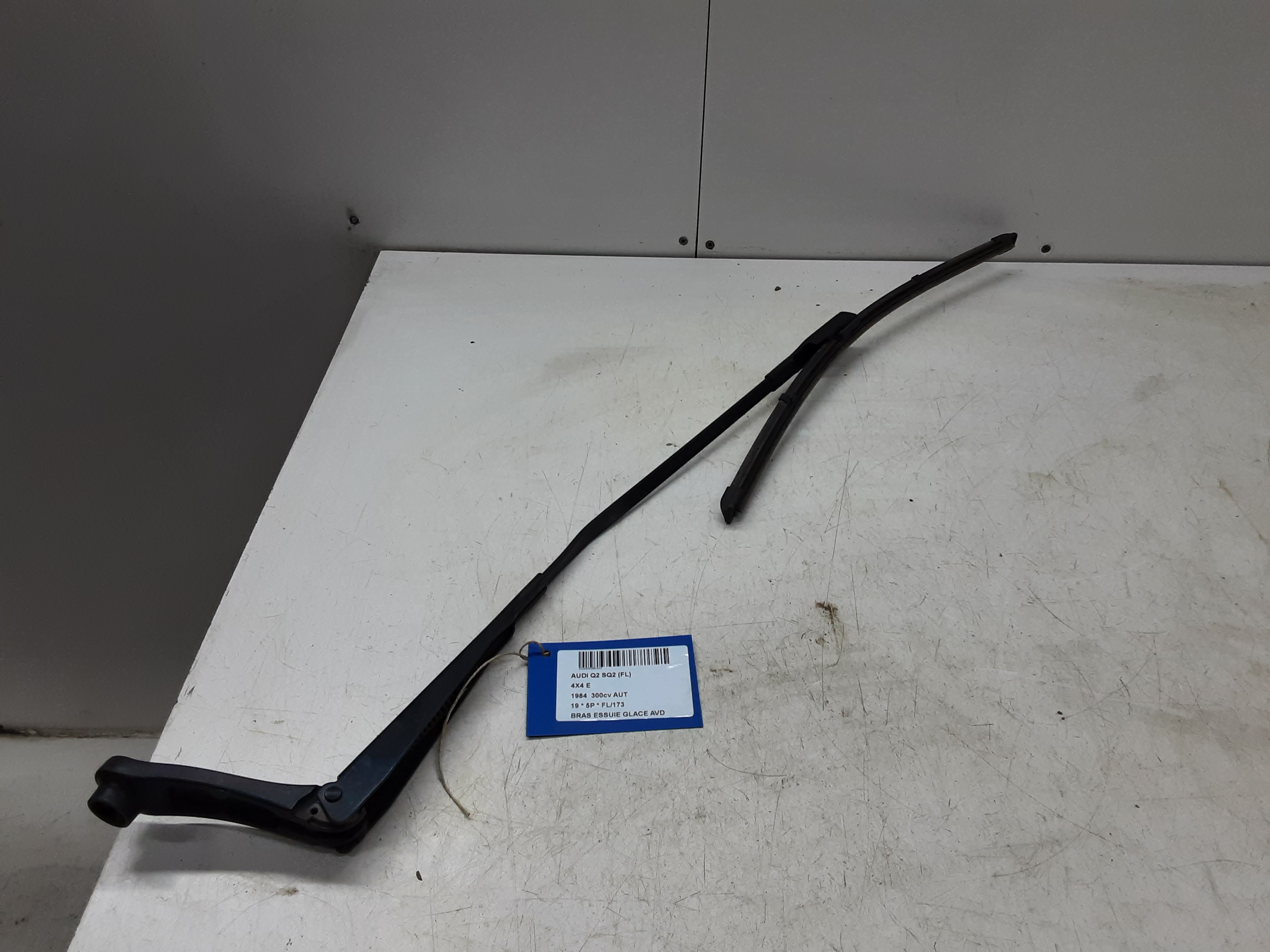BRAS D&#039;ESSUIE-GLACE AVANT DROIT Audi SQ2