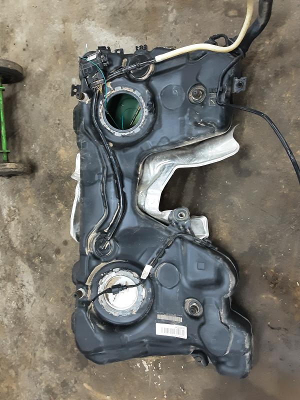 BRANDSTOFTANK BENZINE Audi SQ2