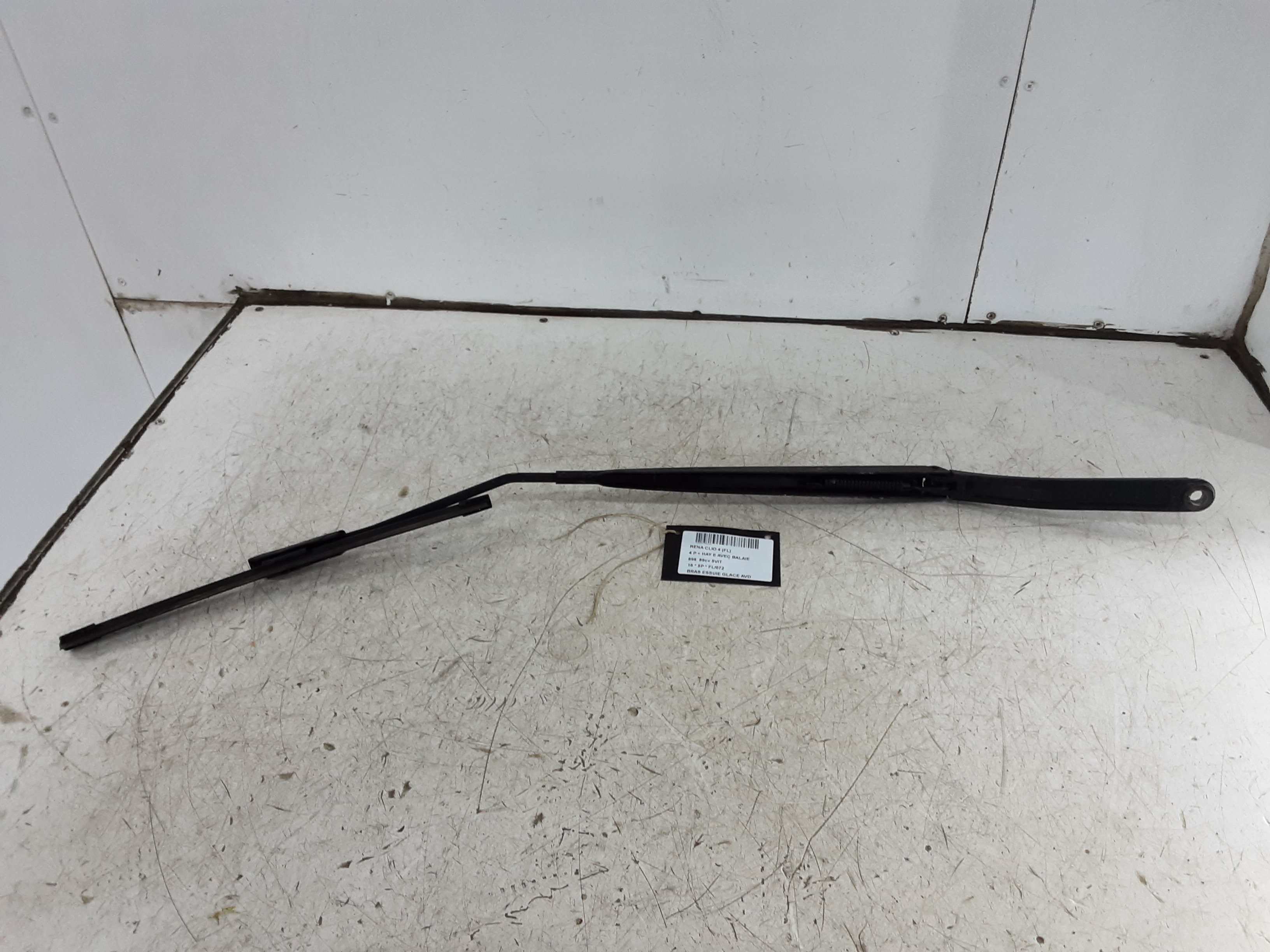 RUITENWISSERARM RECHTS VOOR Renault CLIO IV 7/16 - 20 FaceLift