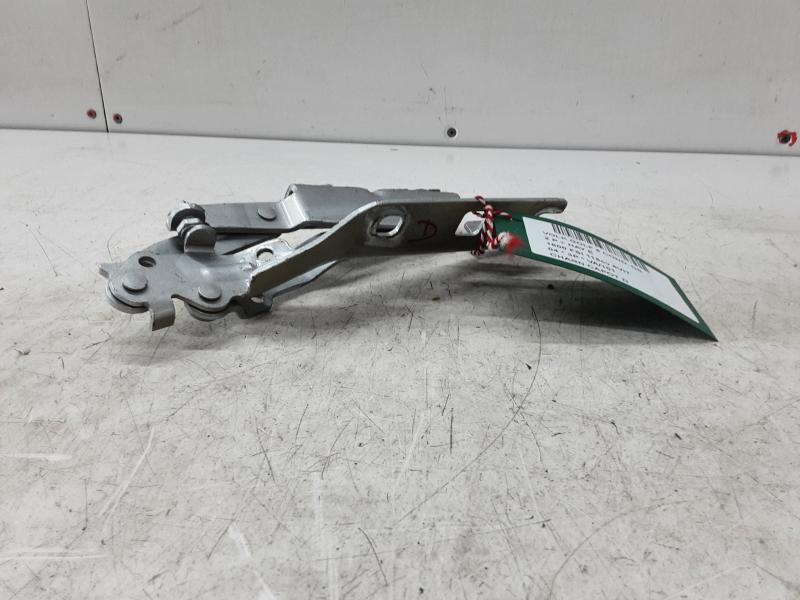 CHARNIERE DE CAPOT DROITE Vw GOLF V 11/03 - 08