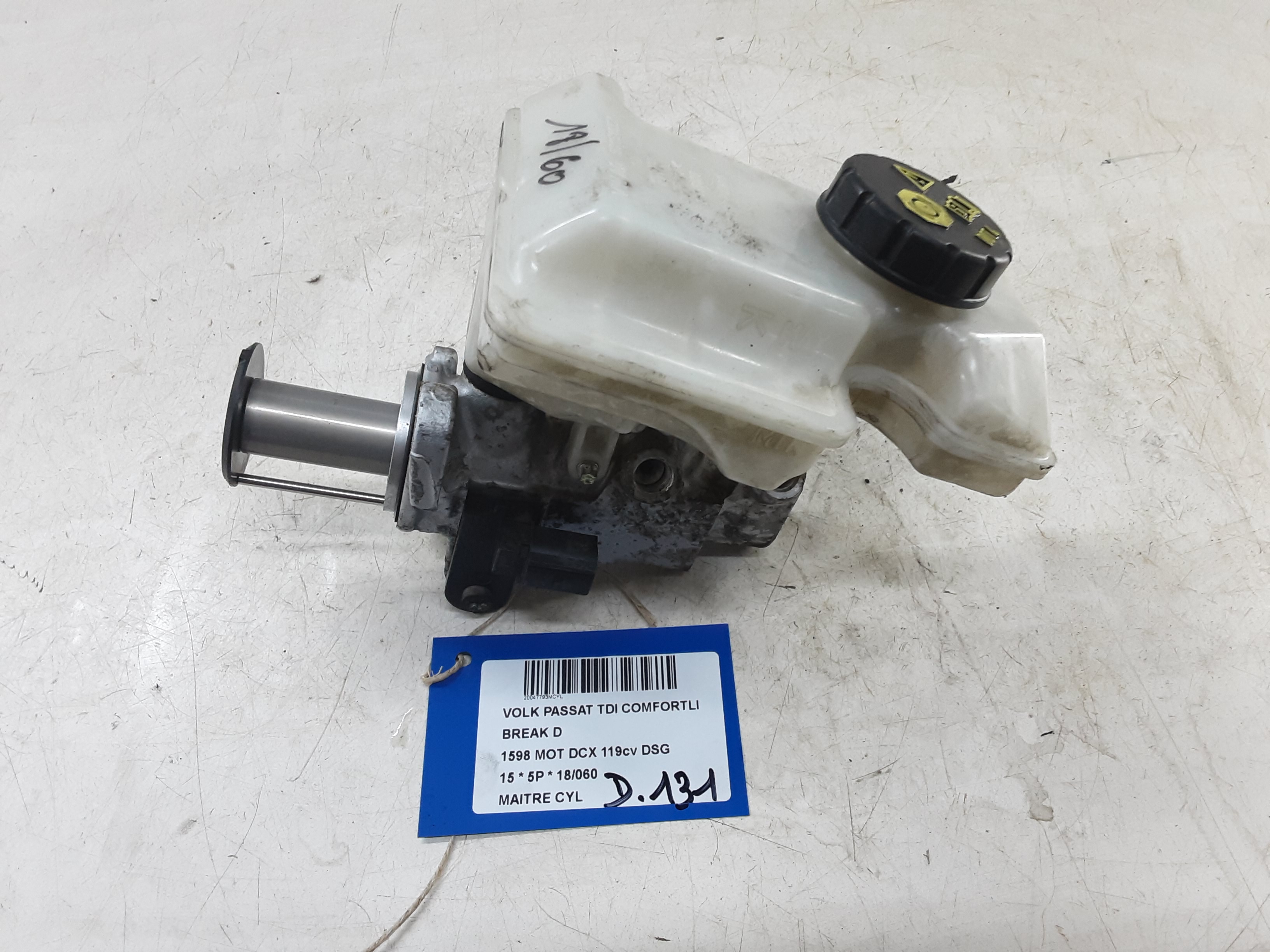HOOFDREMCILINDER Vw PASSAT 11/14 - 19