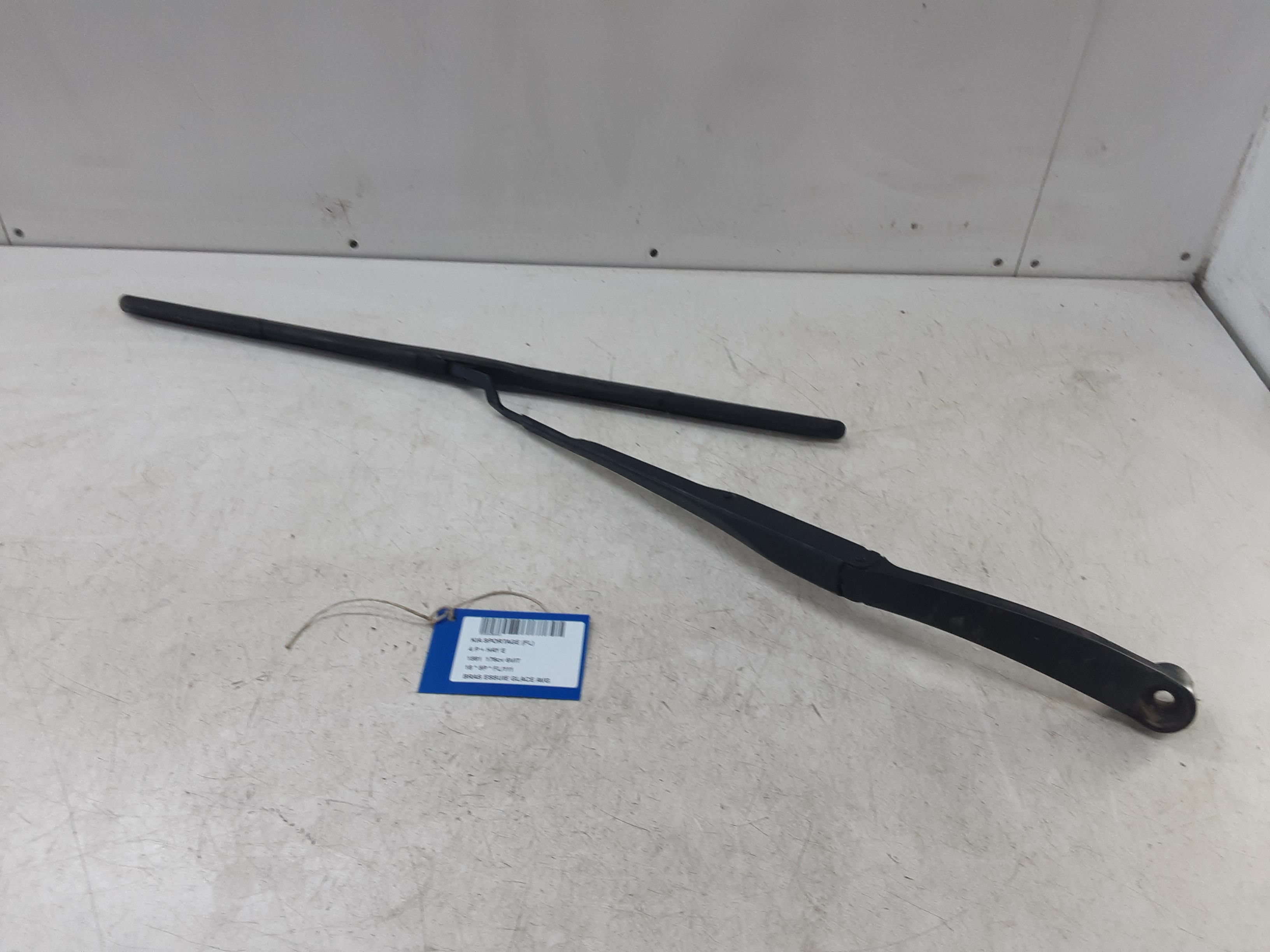 RUITENWISSERARM LINKS VOOR Kia SPORTAGE (4) 01/16 - 9/18
