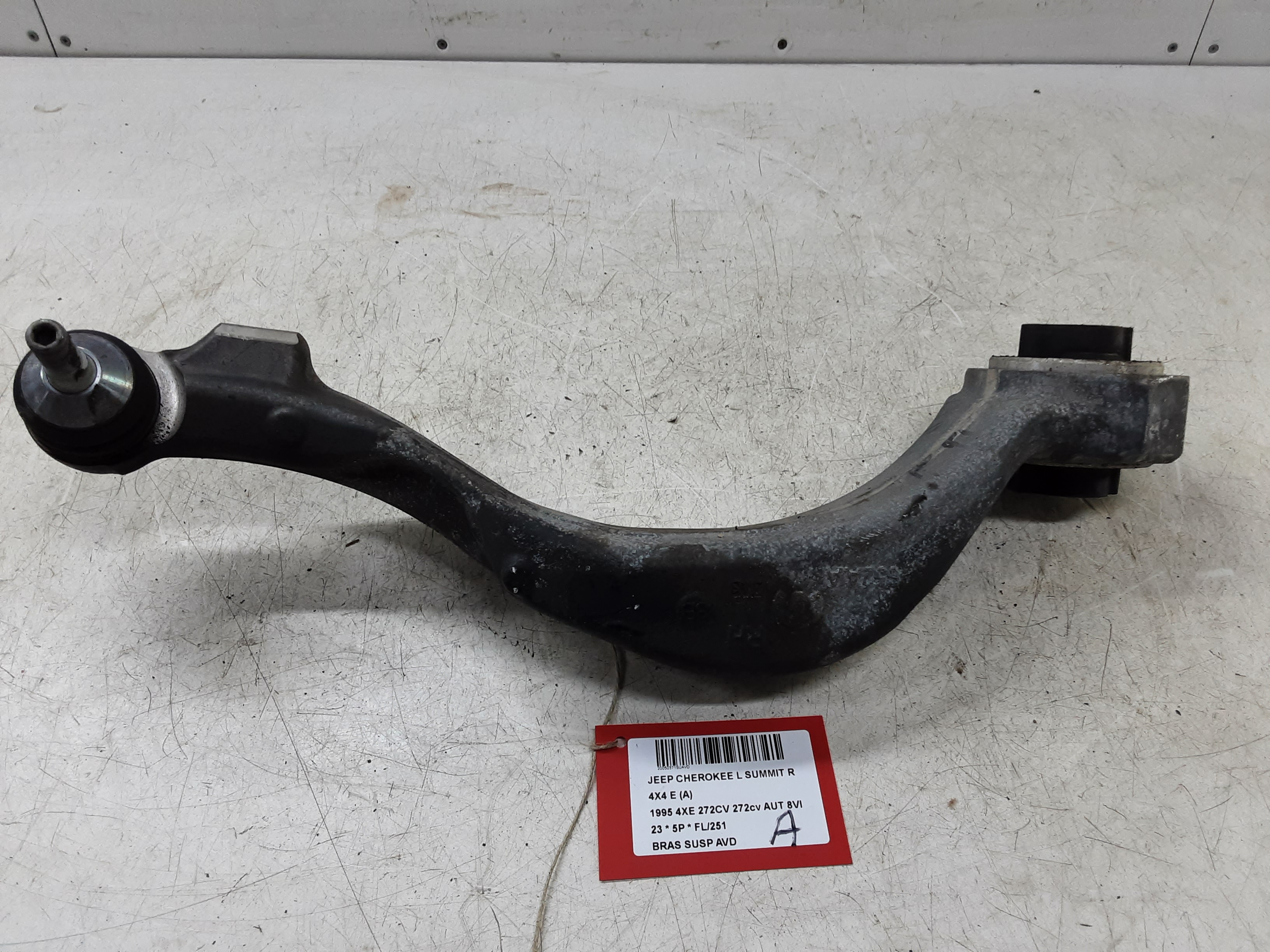BRAS DE SUSPENSION AVANT DROIT Jeep GRAND CHEROKEE (WL) 2021+