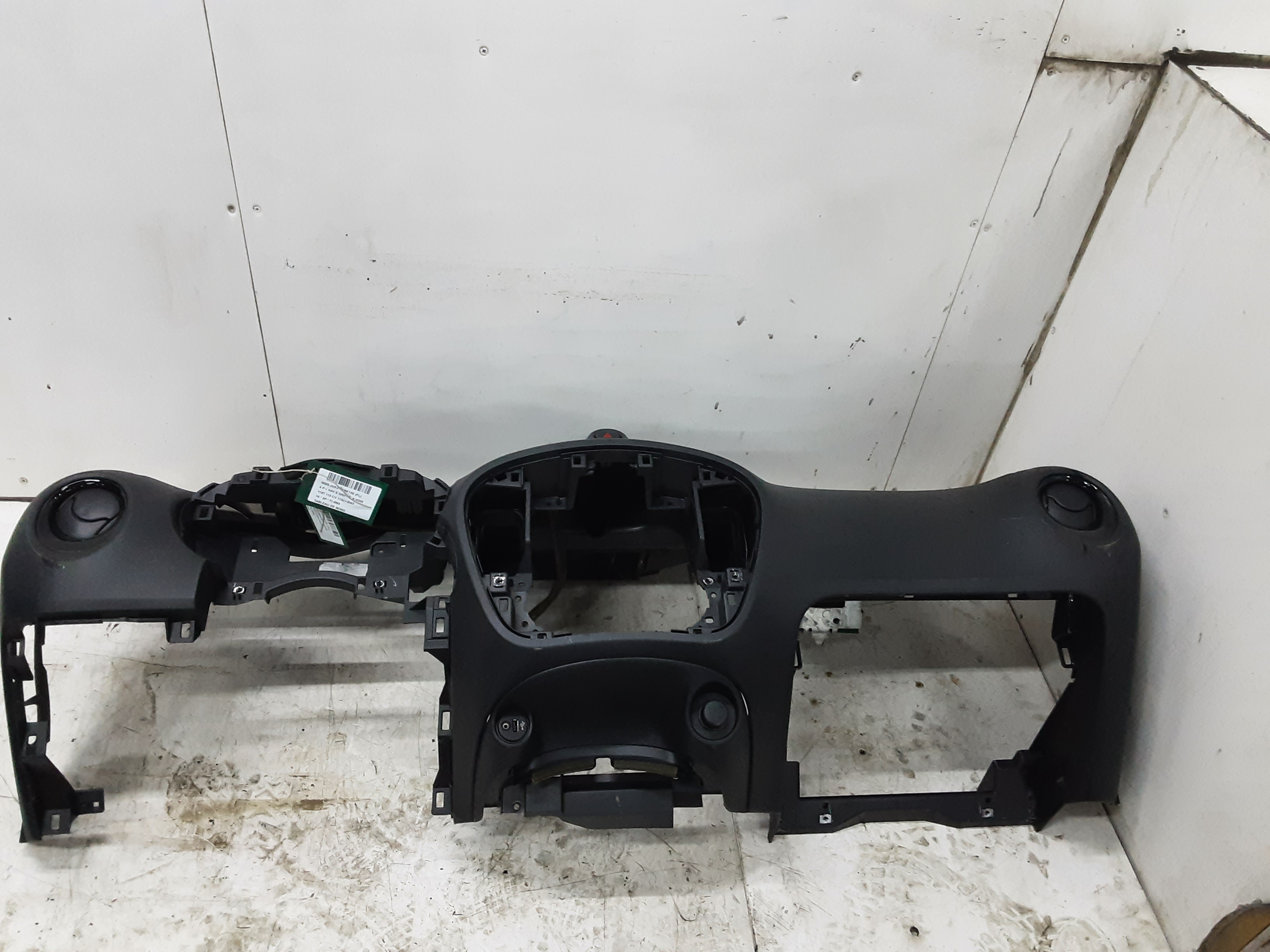 DASHBOARD Nissan JUKE 7/14 - 19
