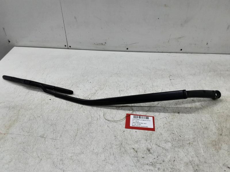 RUITENWISSERARM RECHTS VOOR Toyota COROLLA 5P/5D 18+