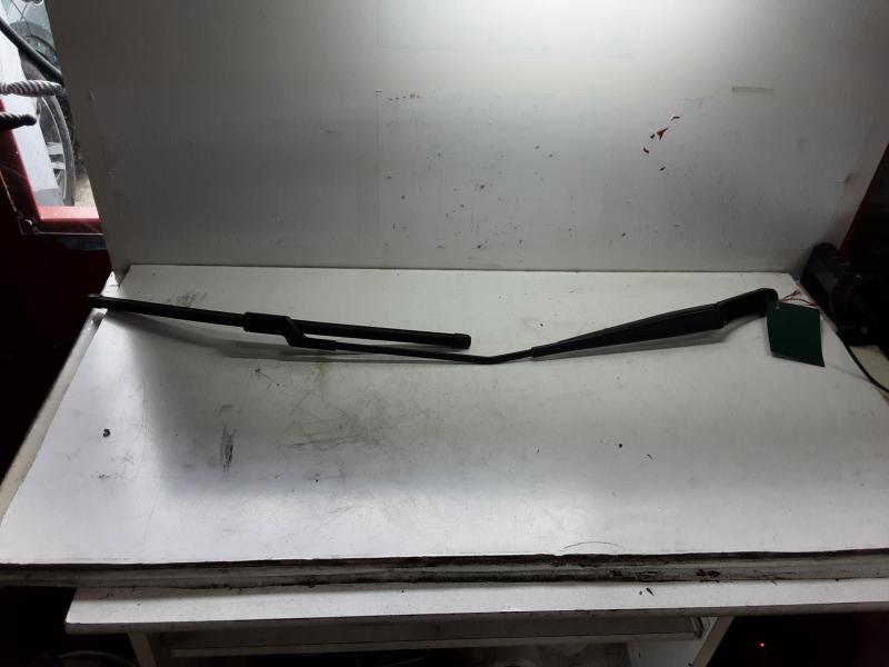SCHEIBENWISCHERARM RECHTS HINTEN Vw GOLF V 11/03 - 08