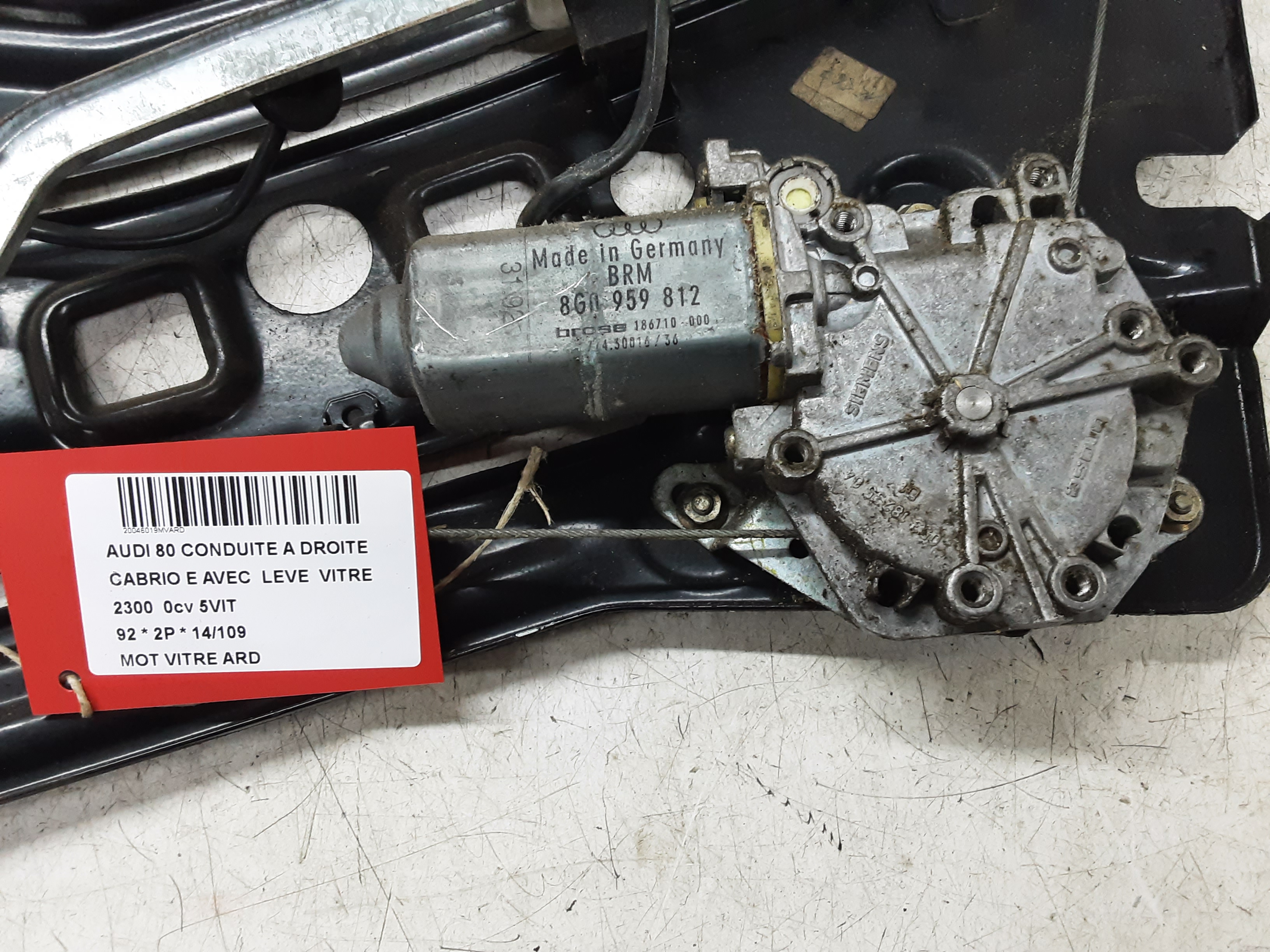 MOTEUR DE VITRE DE PORTE ARRIERE DROITE Audi 80 9/91 &gt; 11/94
