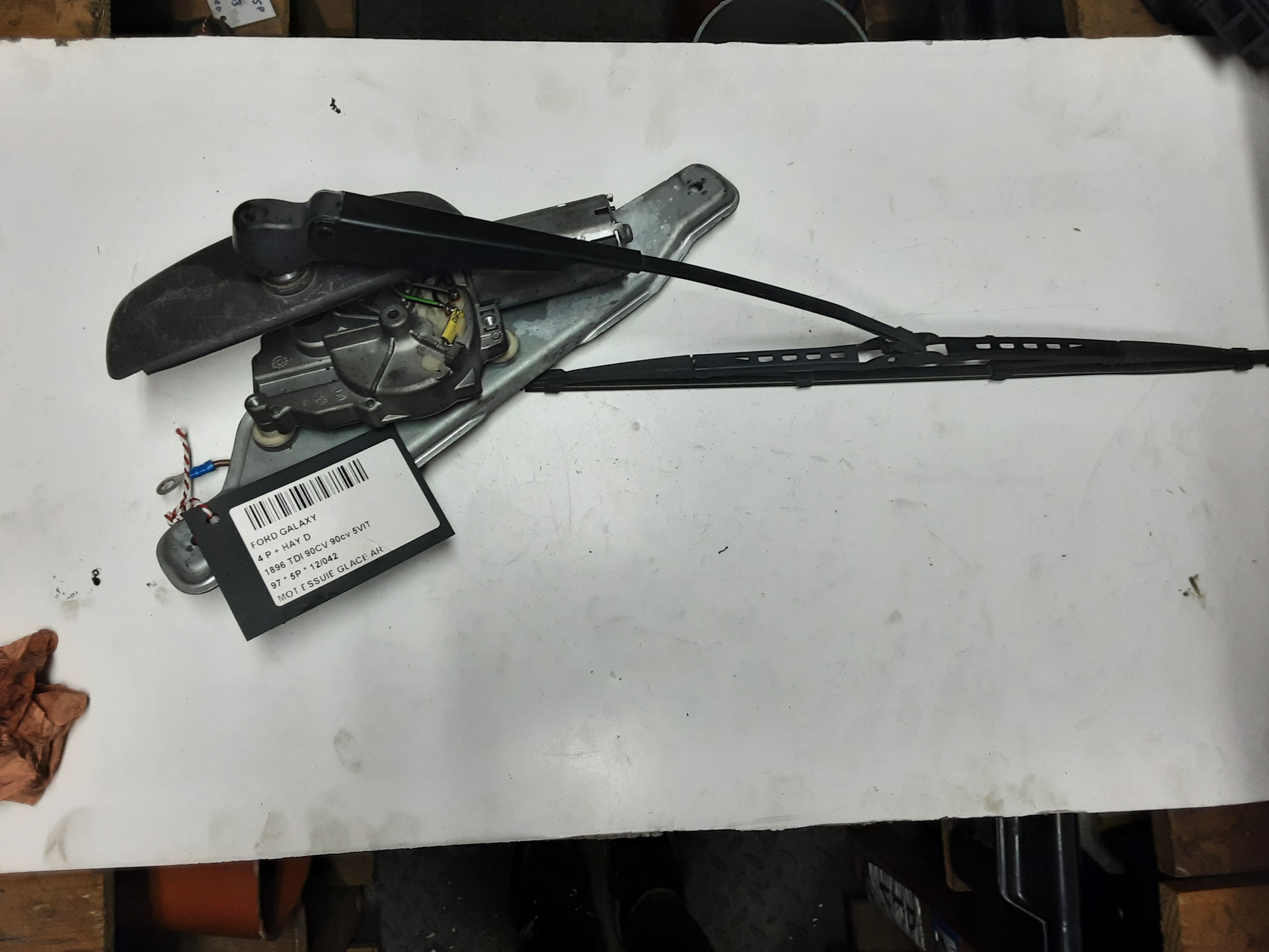 RUITENWISSERMOTOR ACHTER Ford GALAXY - 04/00