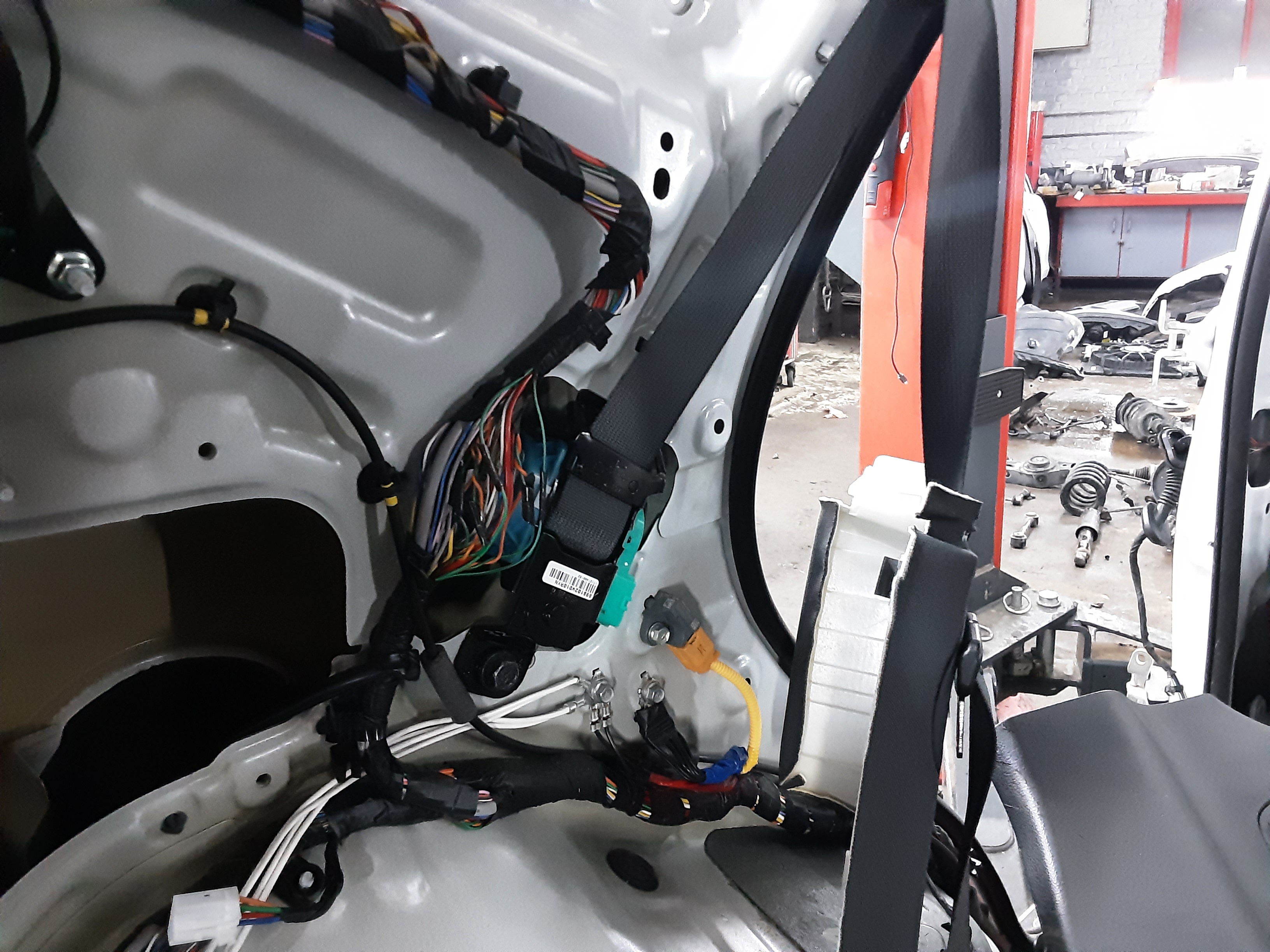 VEILIGHEIDSGORDEL ACHTER LINKS Hyundai SANTE FE (4) FaceLift 10/16 - 3/21