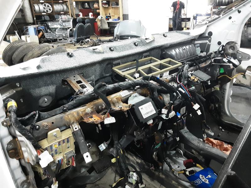 RENFORT DE TABLEAU DE BORD Hyundai SANTE FE (4) FaceLift 10/16 - 3/21