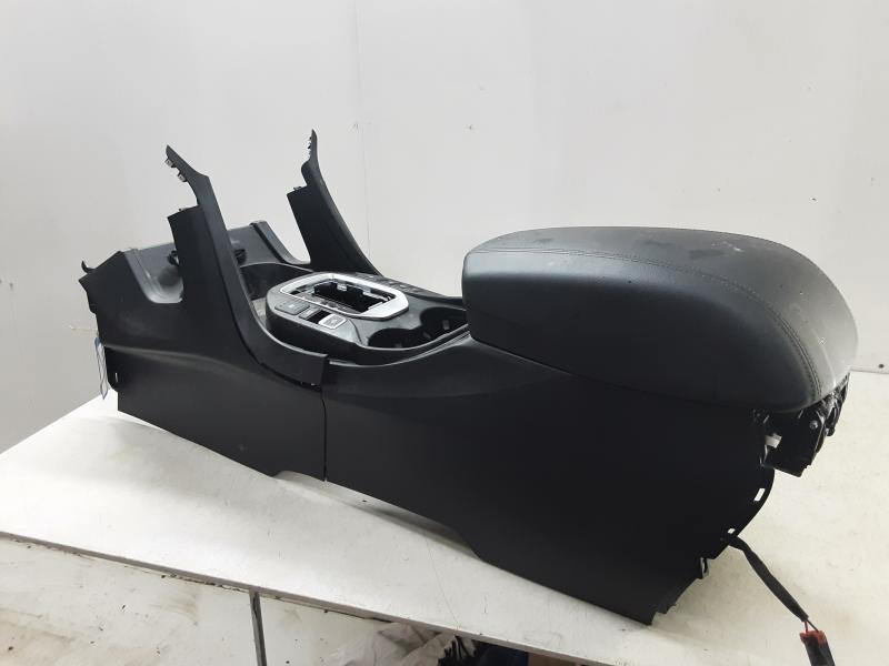 MIDDENCONSOLE Hyundai SANTE FE (4) FaceLift 10/16 - 3/21