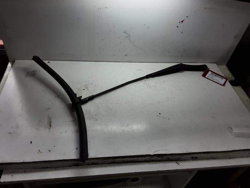 RUITENWISSERARM RECHTS VOOR Vw GOLF V 11/03 - 08