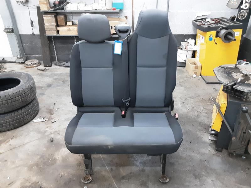VORDERER RECHTER SITZ Renault MASTER 10 - 8/19