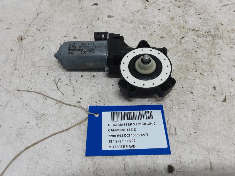 MOTEUR DE VITRE DE PORTE AVANT DROITE Renault MASTER 10 - 8/19