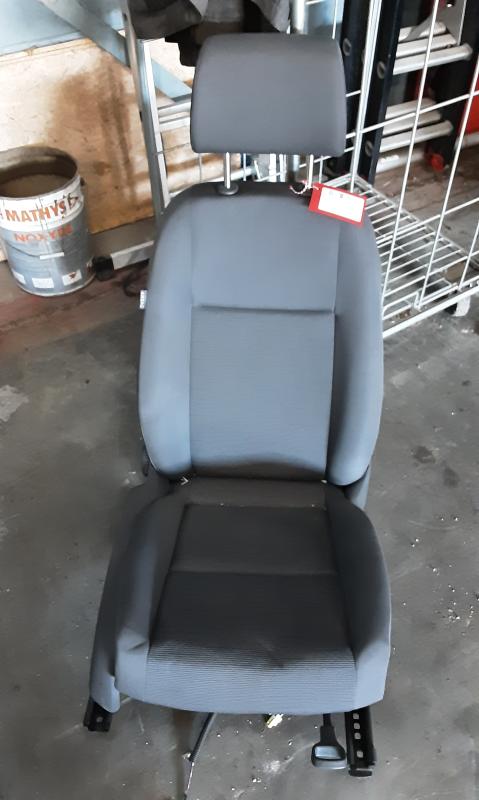 VORDERER RECHTER SITZ Vw GOLF V 11/03 - 08