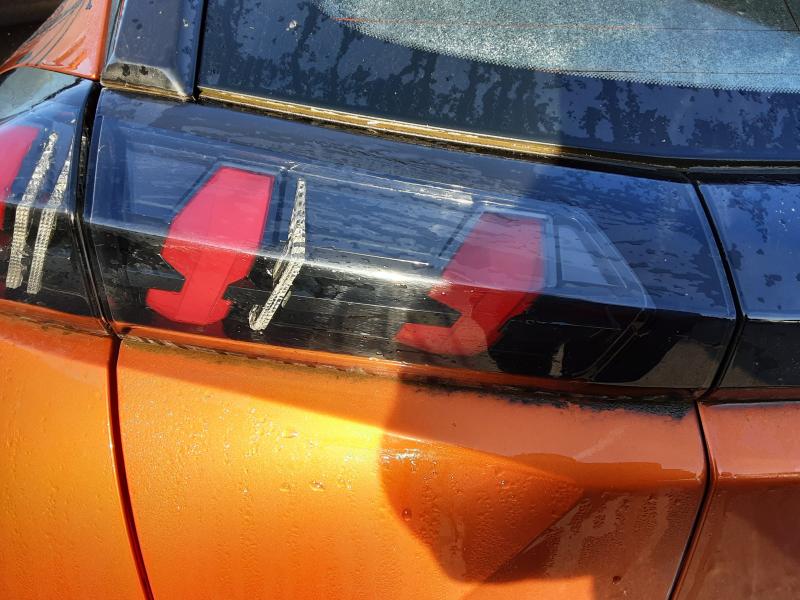 FEU ARRIERE GAUCHE DE HAYON Peugeot 2008 (2) 8/19 - 5/23