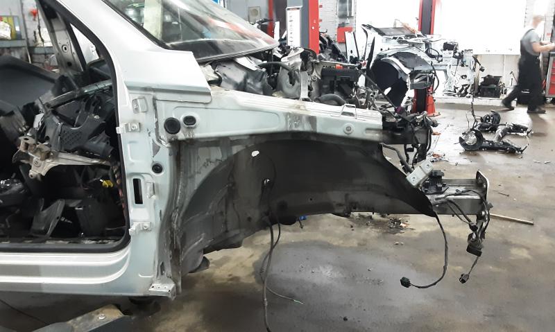 BINNENSPATBORD VOOR RECHTS Vw TIGUAN (1) 10/07 - 06/11