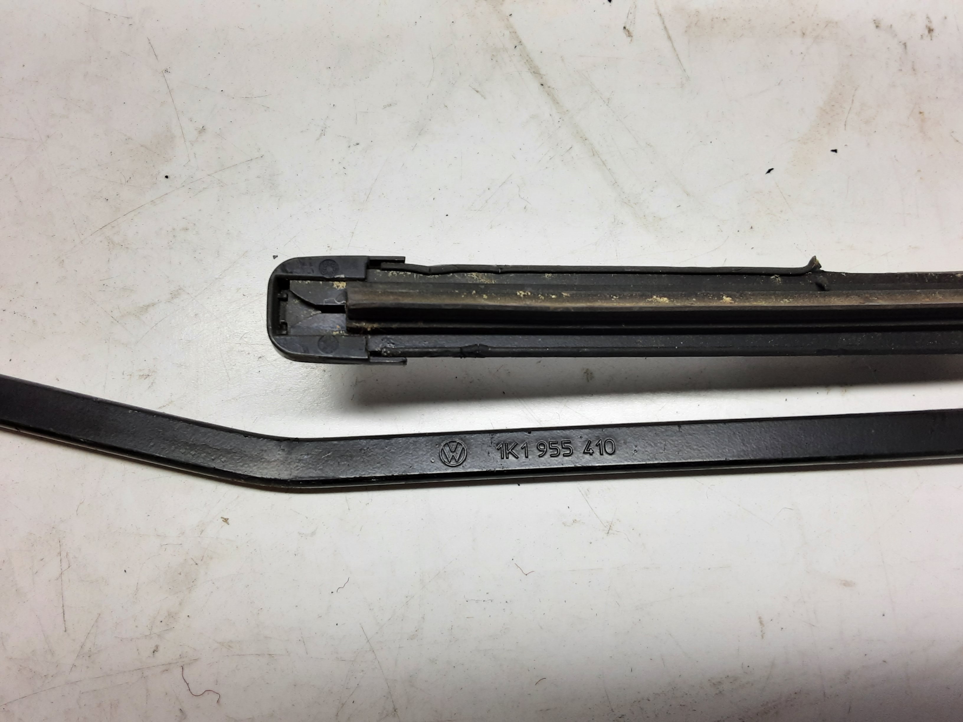 RUITENWISSERARM RECHTS VOOR Vw GOLF V 11/03 - 08